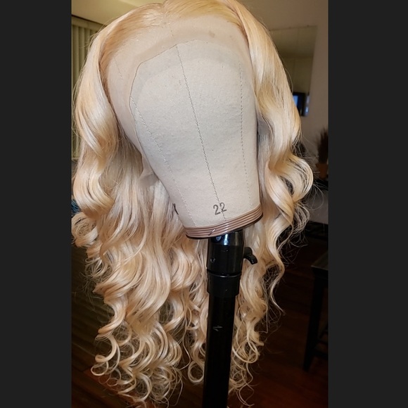 24 inch 13x4 Body Wave 613 Blonde Wig - Picture 2 of 4